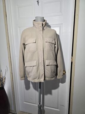 VUORI utility Sherpa Jacket